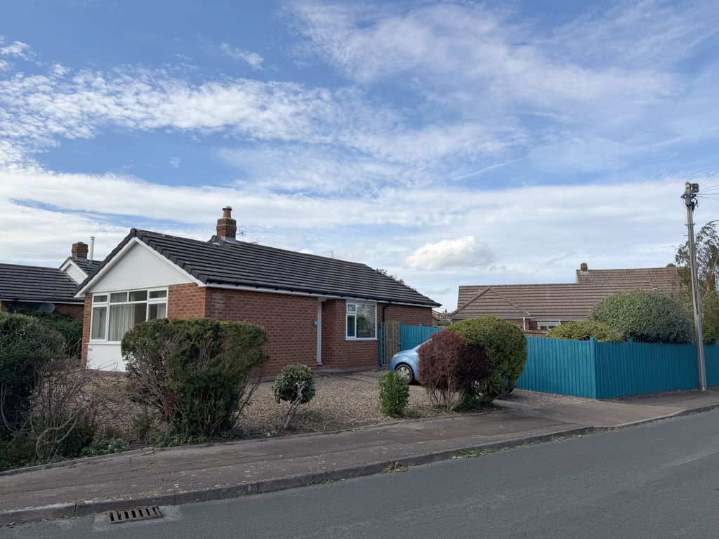 Property photo 1 of 16 3 Bedroom Detached Bungalow For Sale