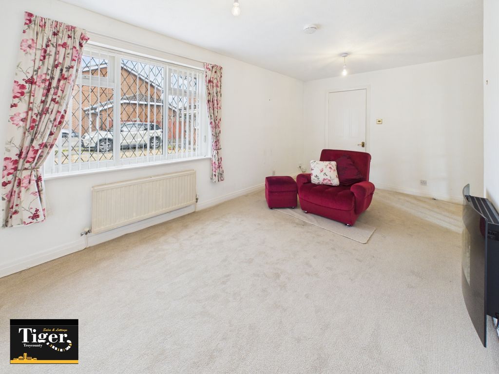 Property photo 2 of 16 Cam01931G0-Pr0411-Still011