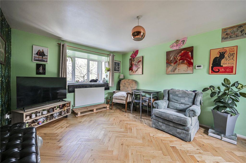 Property photo 2 of 14 Picture No. 12