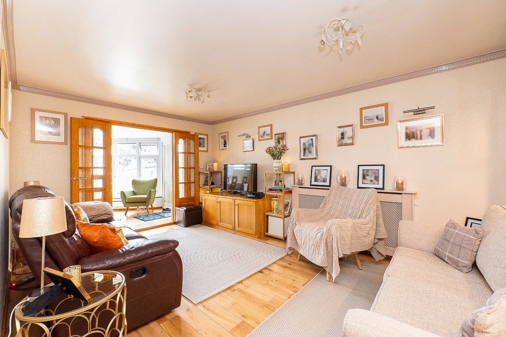 Property photo 2 of 17 Picture No. 03