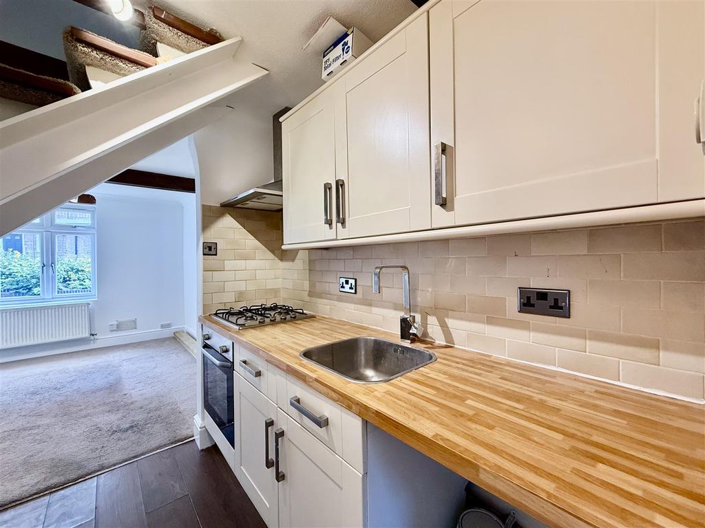 Property photo 2 of 8 2