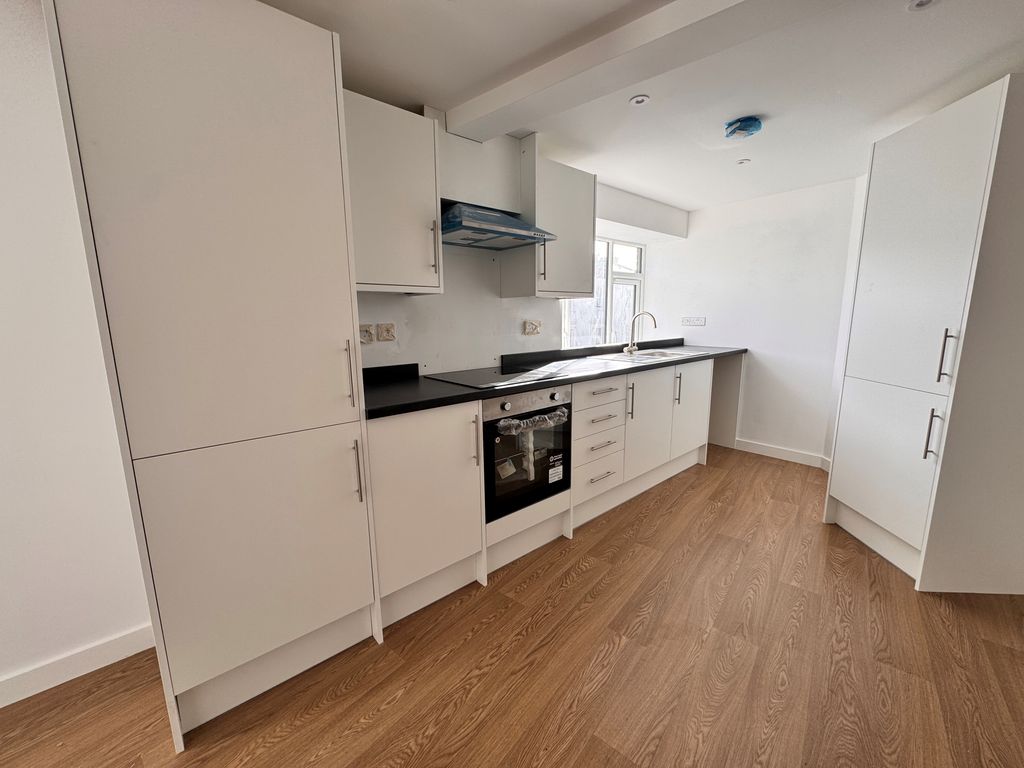 Property photo 2 of 16 Image