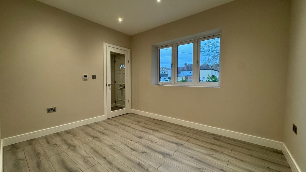 Property photo 3 of 13 Whatsapp Image 2026-03-18 At 15.05.12 (1).Jpeg