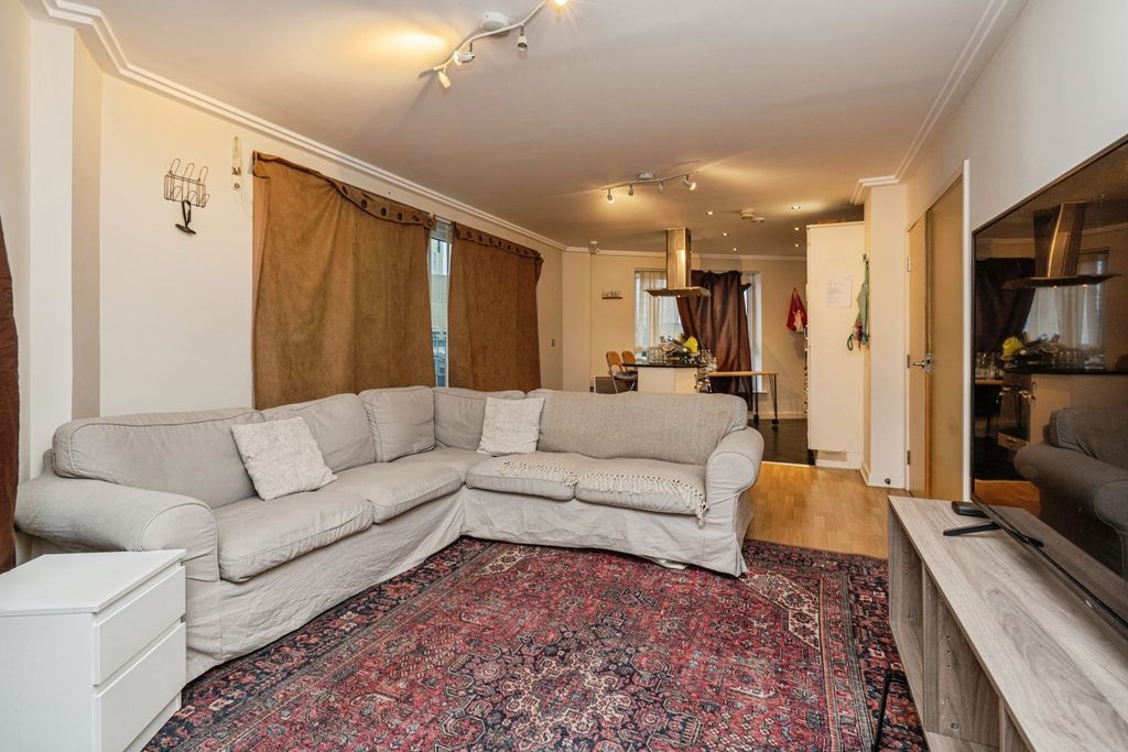 Property photo 3 of 20 Pbox-Img.Jpg