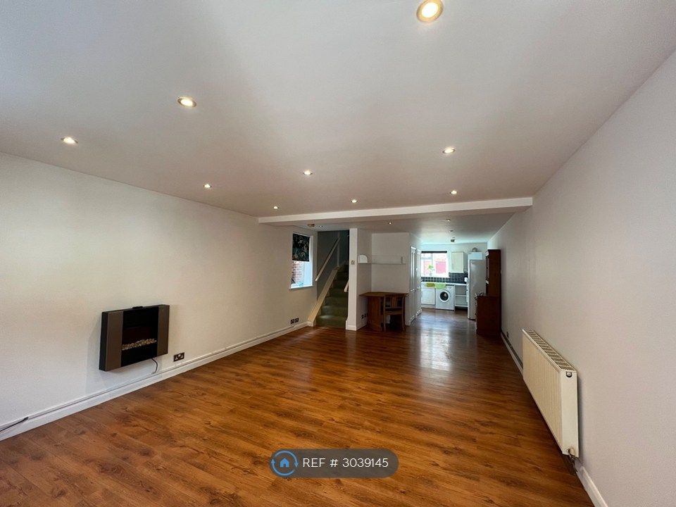 Property photo 1 of 2