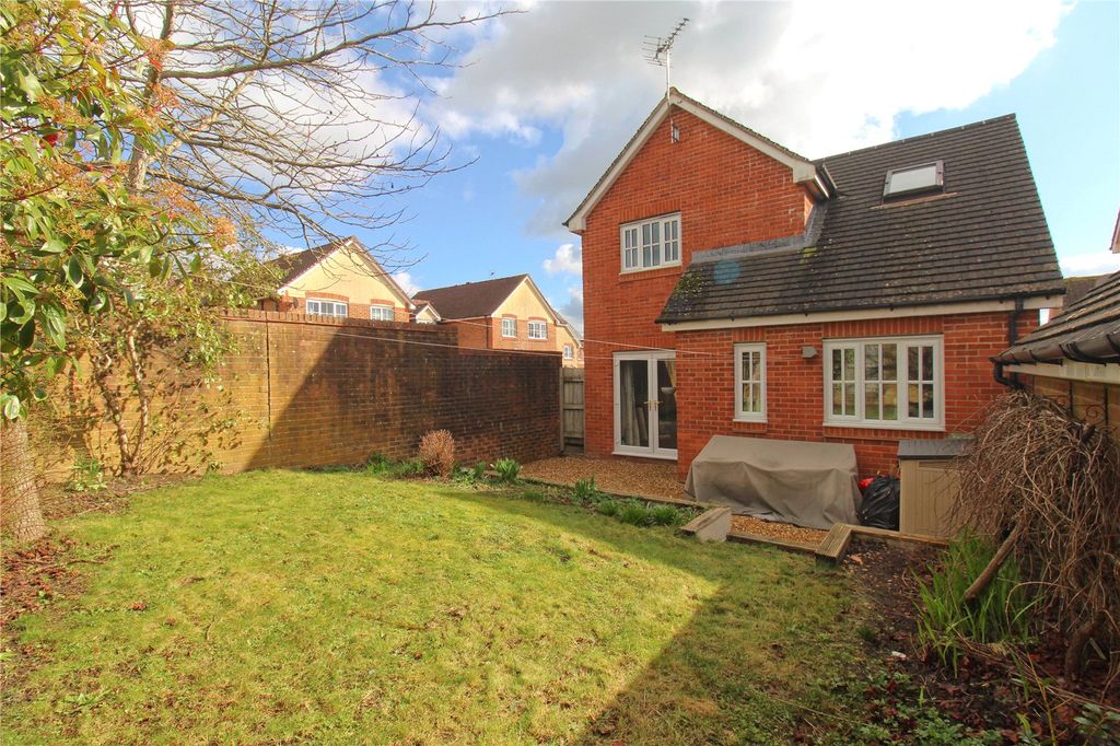 Property photo 2 of 22 Picture No. 24