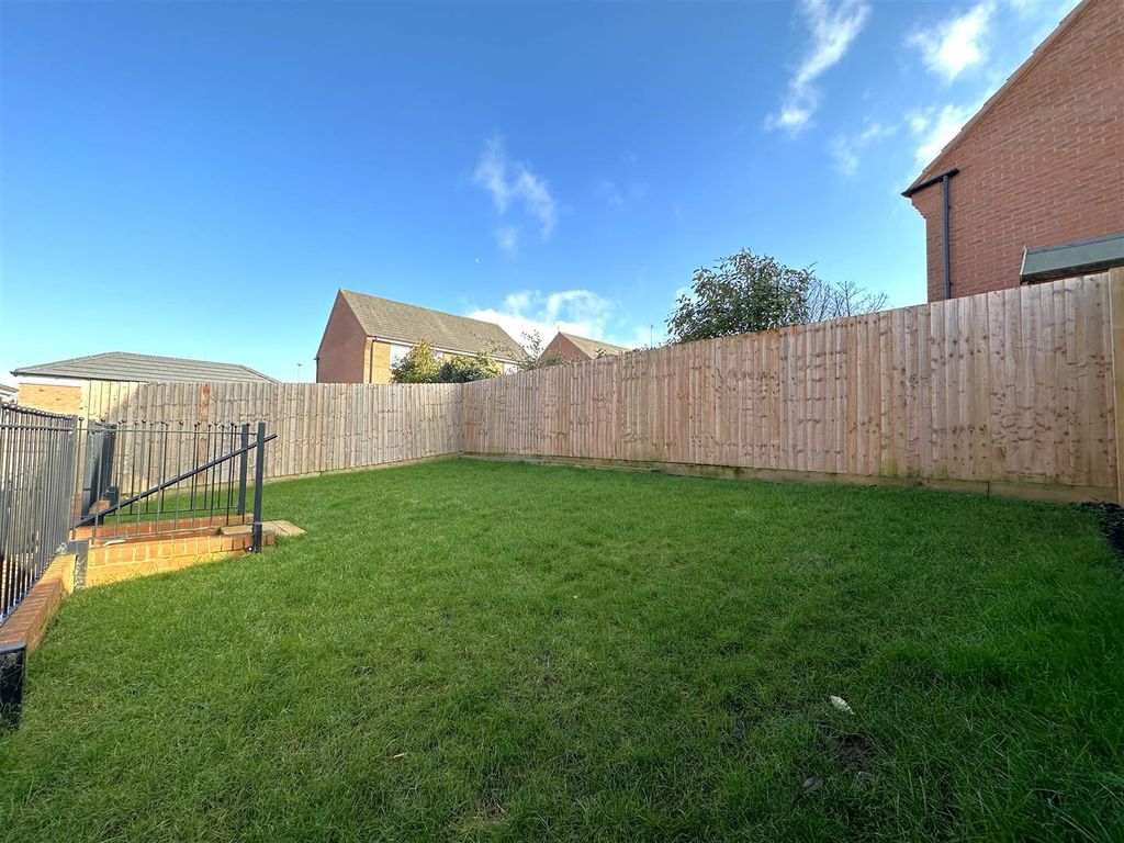 Property photo 3 of 23 Raised Formal Garden 359