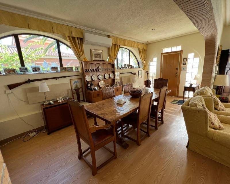 Property photo 3 of 23