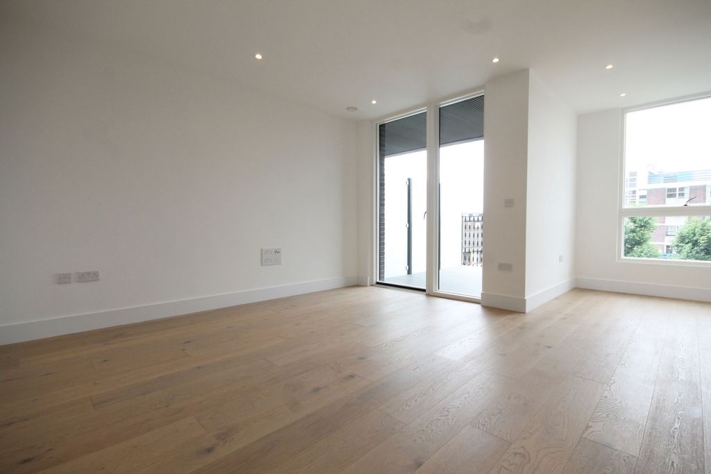 Property photo 3 of 8 Reception