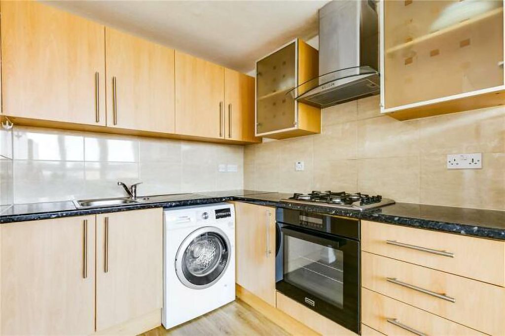 Property photo 2 of 8 i