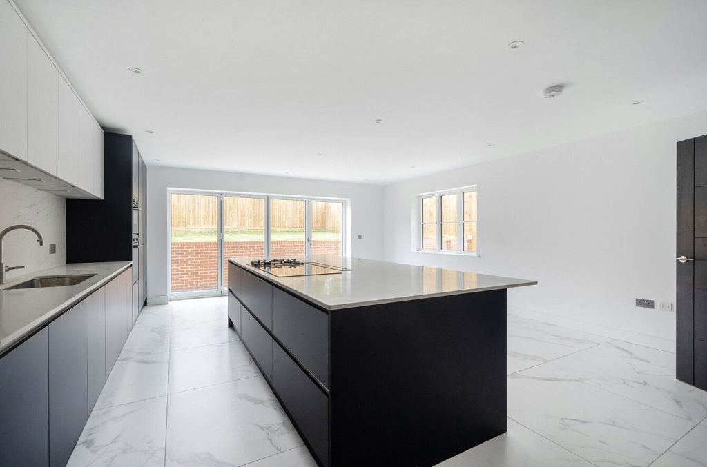 Property photo 3 of 24 1363819-20-68E515...