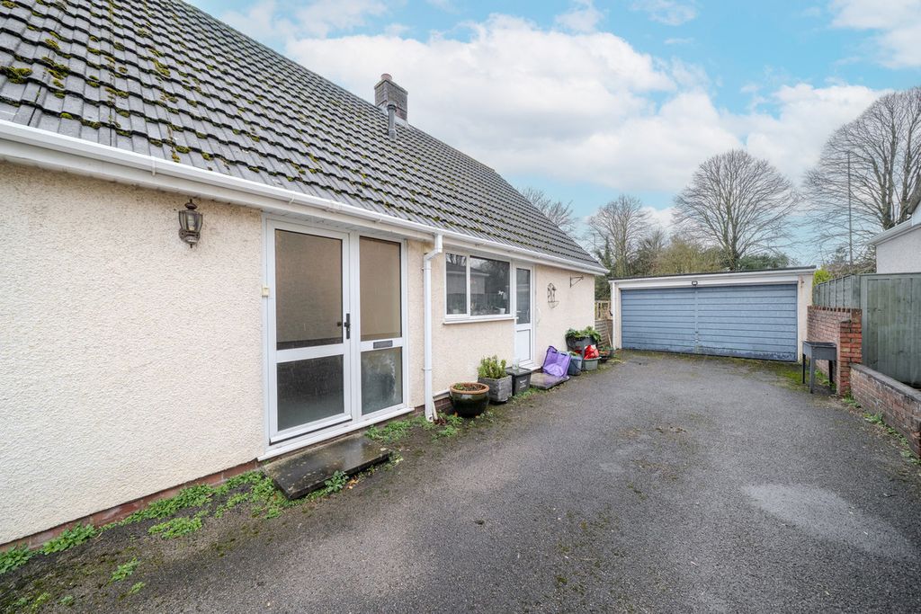 Property photo 2 of 26