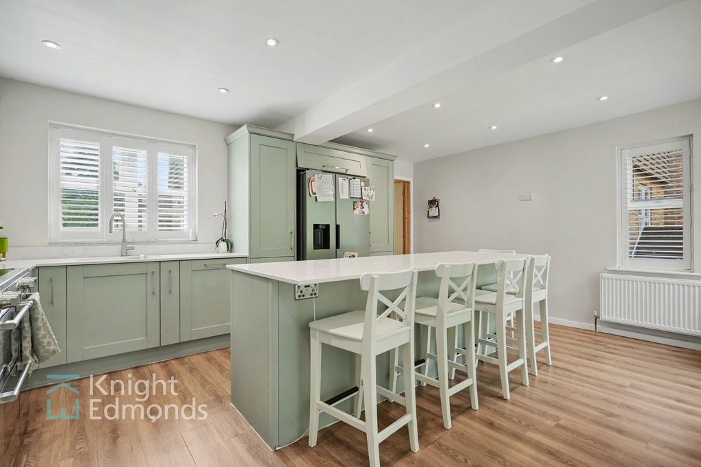 Property photo 2 of 17 Kitchen