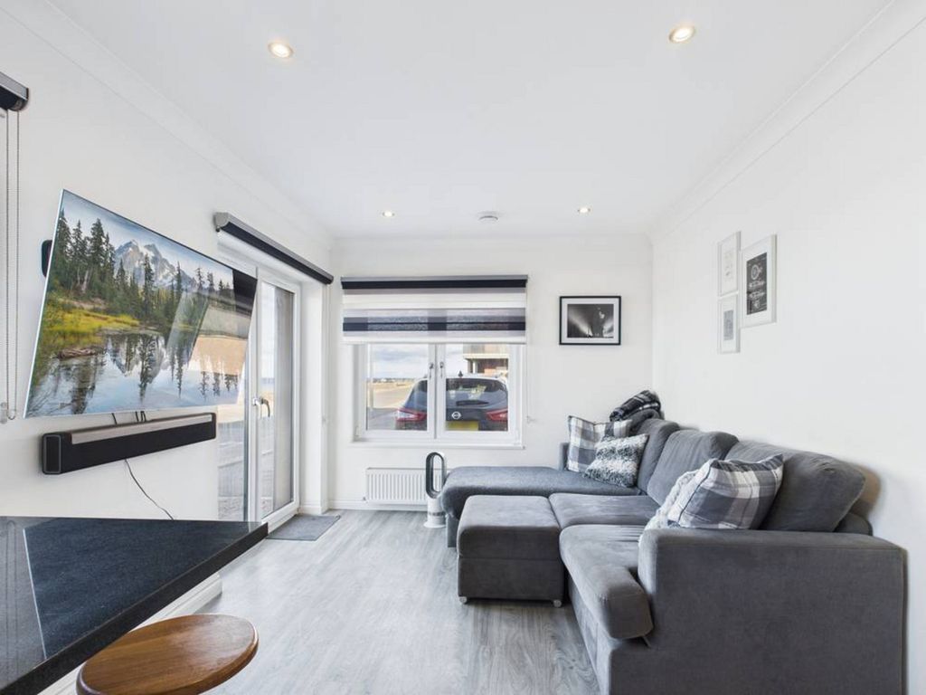 Property photo 3 of 24