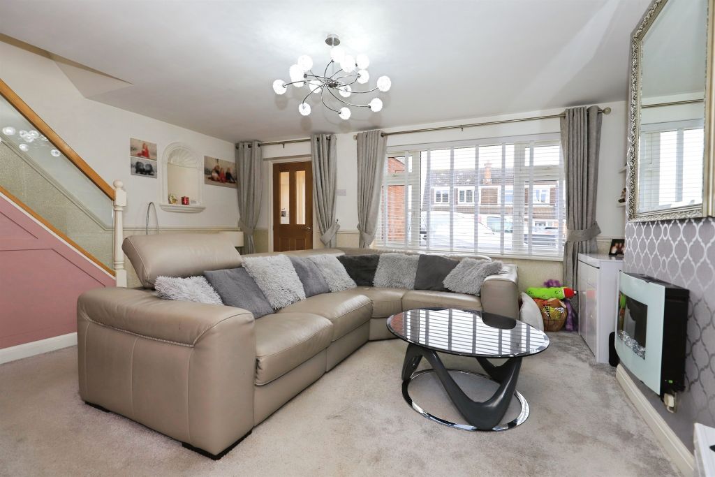 Property photo 2 of 20