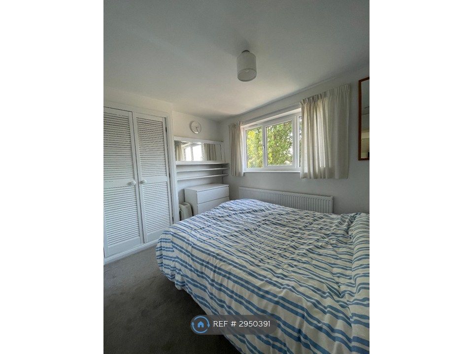 Property photo 3 of 5 Bedroom