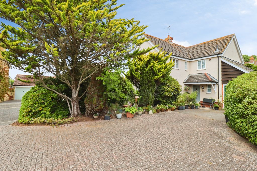 Property photo 3 of 37