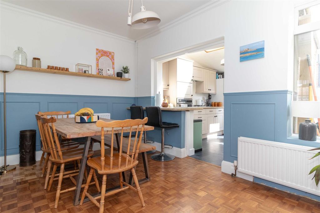 Property photo 3 of 11 Anselm-07.Jpg