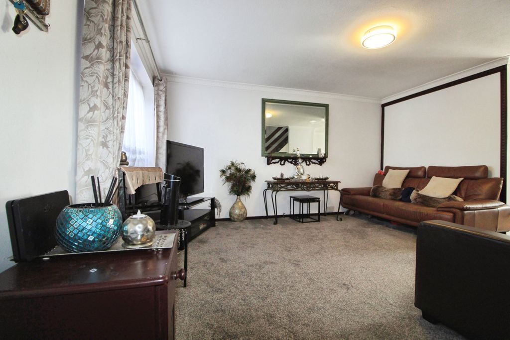 Property photo 2 of 17 0B4E7Fff-Img 8039
