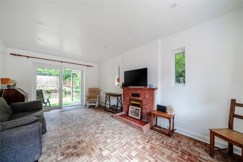 Property photo 2 of 25 Picture No. 27