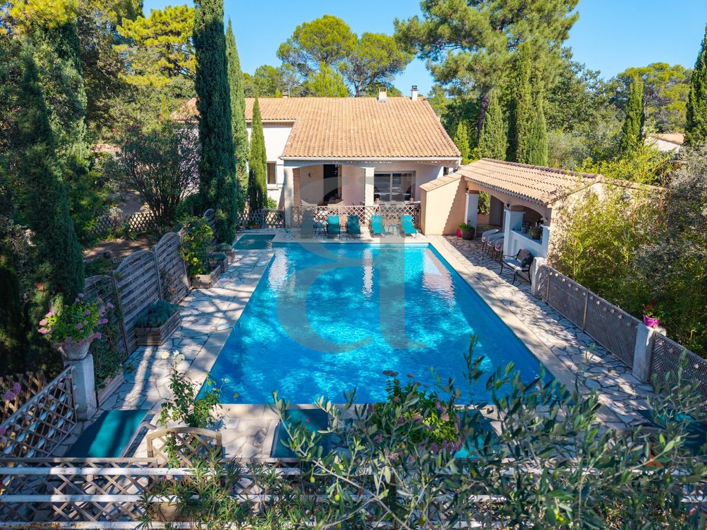 Property photo 2 of 25