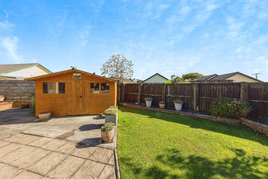 Property photo 2 of 17 Photo