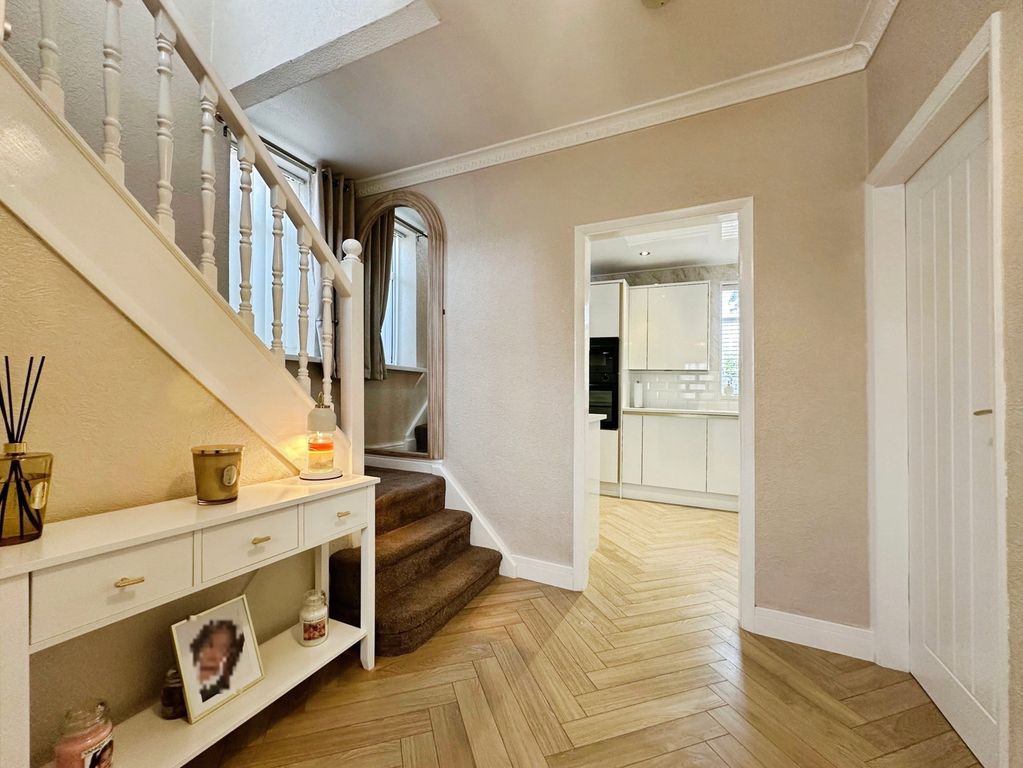 Property photo 2 of 43
