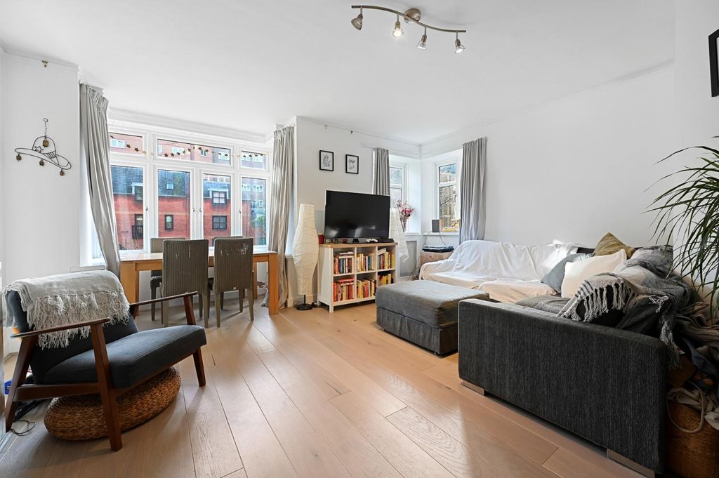 Property photo 2 of 10 Tec - 7 St Edmunds Court - Receptiona3 (1).Jpg