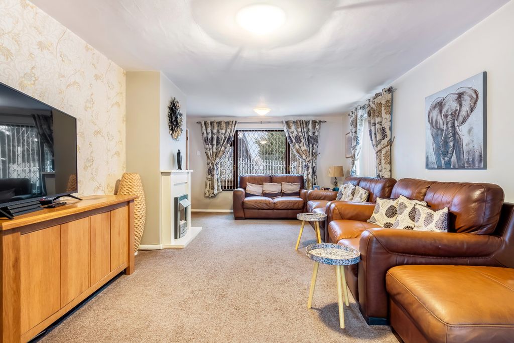 Property photo 3 of 19 4633865