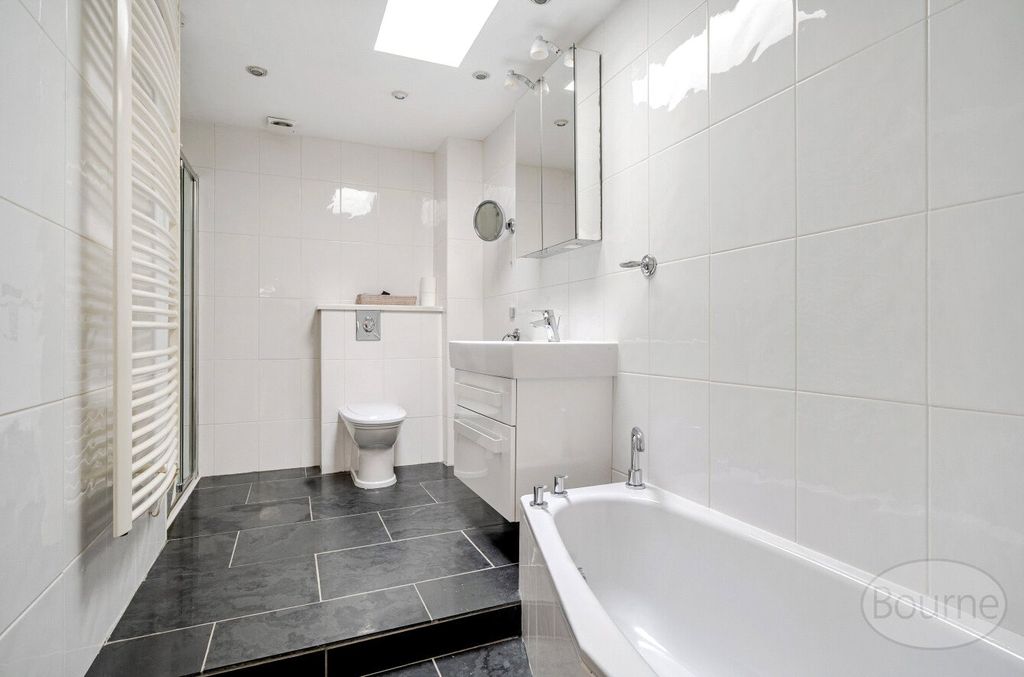 Additional image 8 of 3 bed flat for saleHawkley, Liss, Hampshire GU33