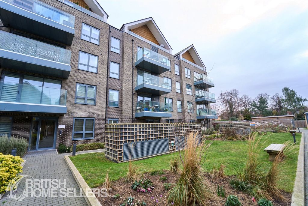 Property photo 2 of 23 Picture No. 24