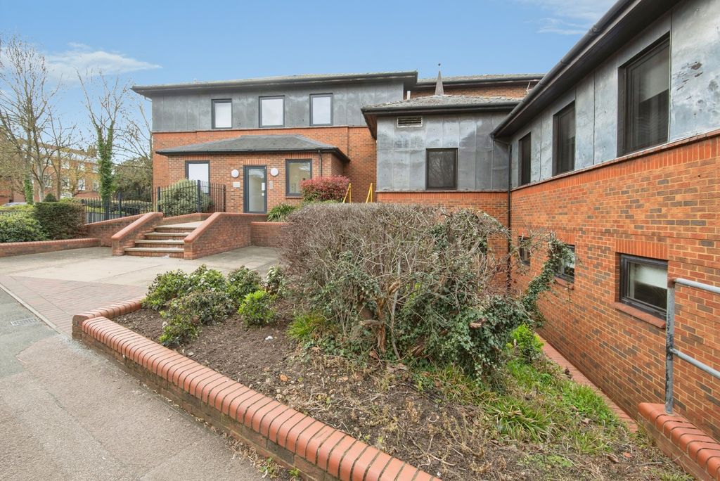 Property photo 1 of 17 Front Aspect