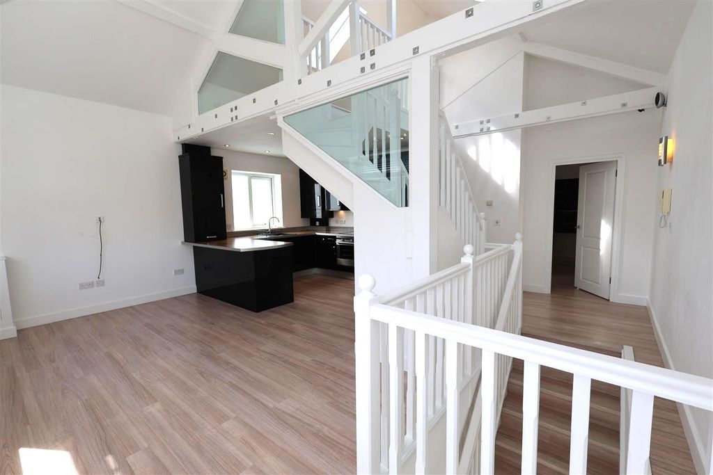 Property photo 2 of 20 Living Area