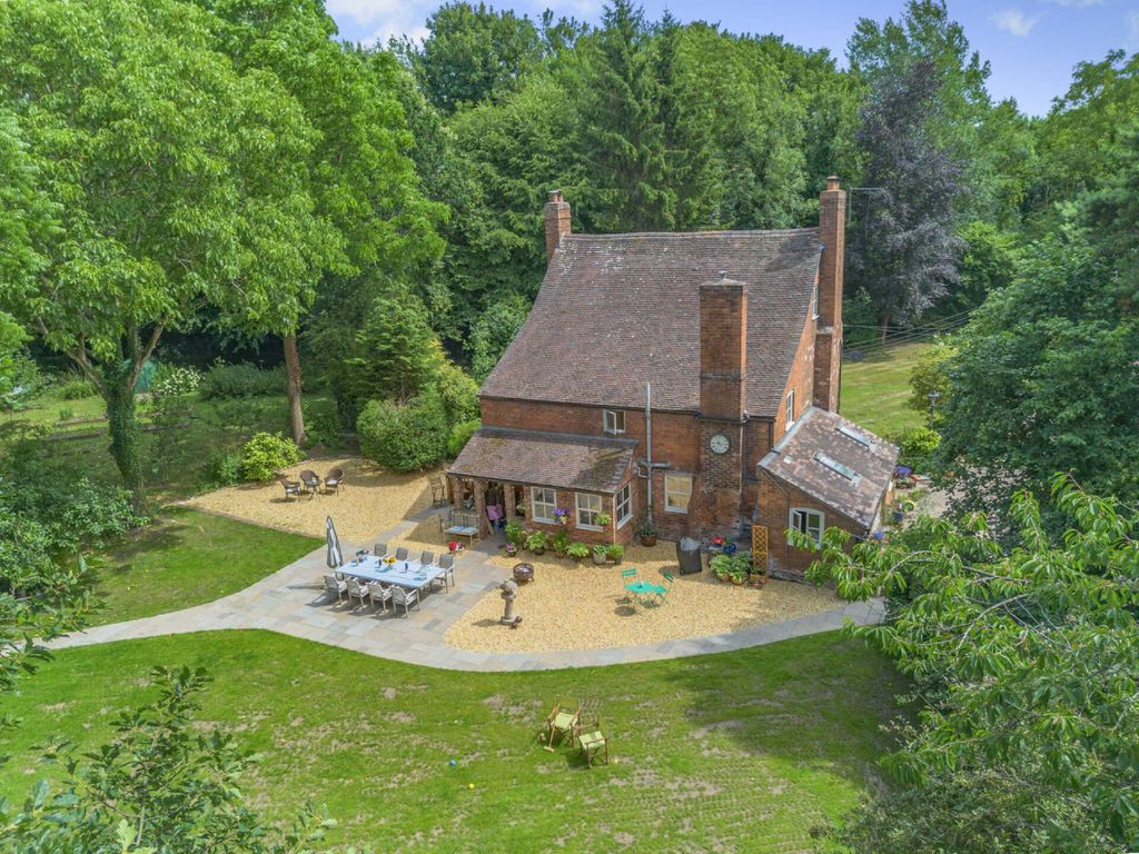 Property photo 2 of 33