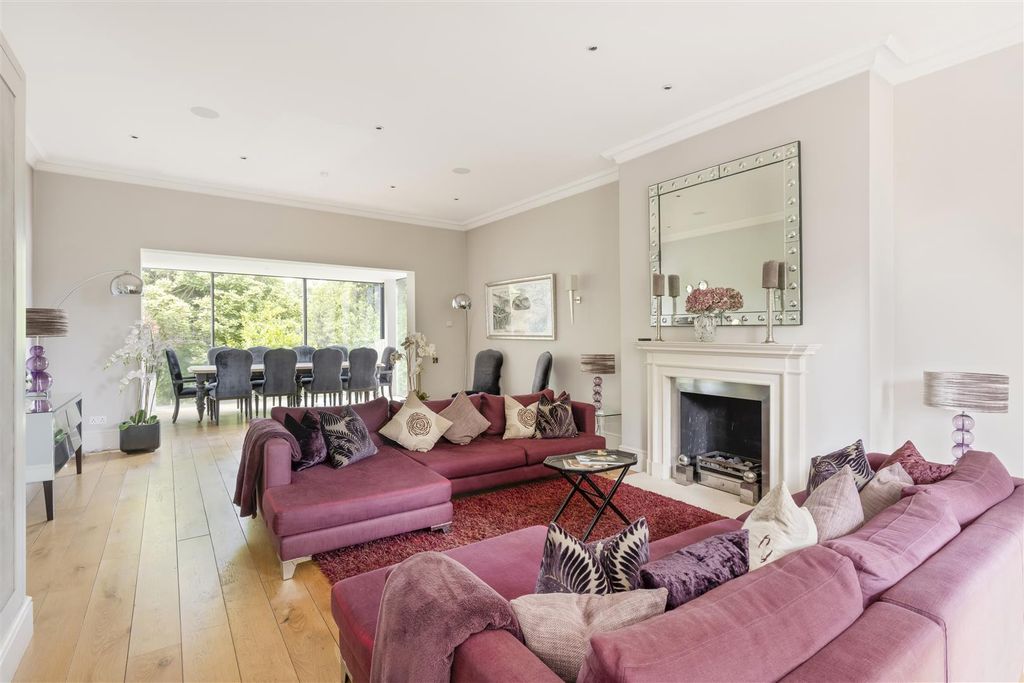 Property photo 2 of 17 Maskells-115, Castelnau-38_Hi.Jpg