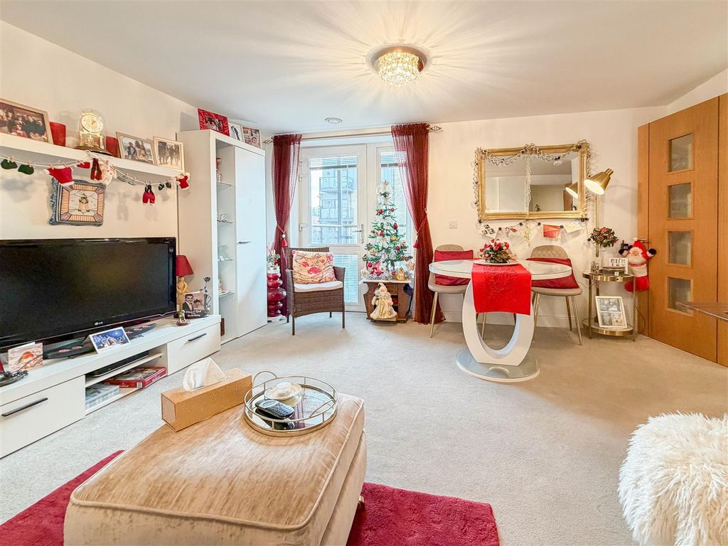 Additional image 4 of 2 bed flat for salePegs Lane, Hertford SG13