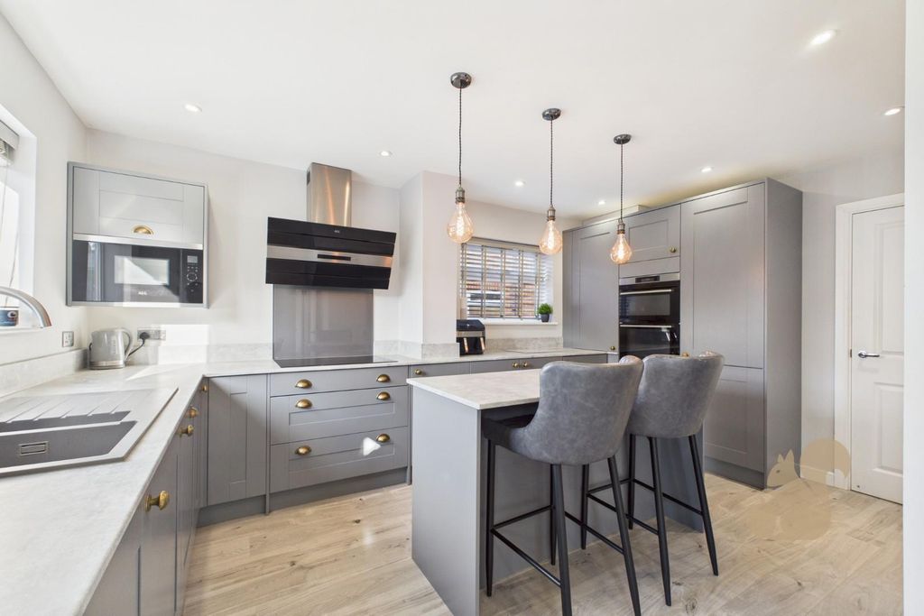 Property photo 2 of 31 Cam01659G0-Pr0698-Still026.Jpg