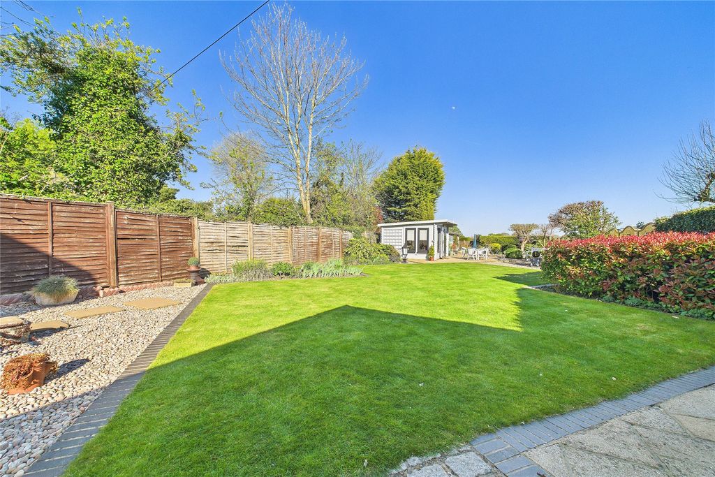 Property photo 2 of 17 Picture No. 14