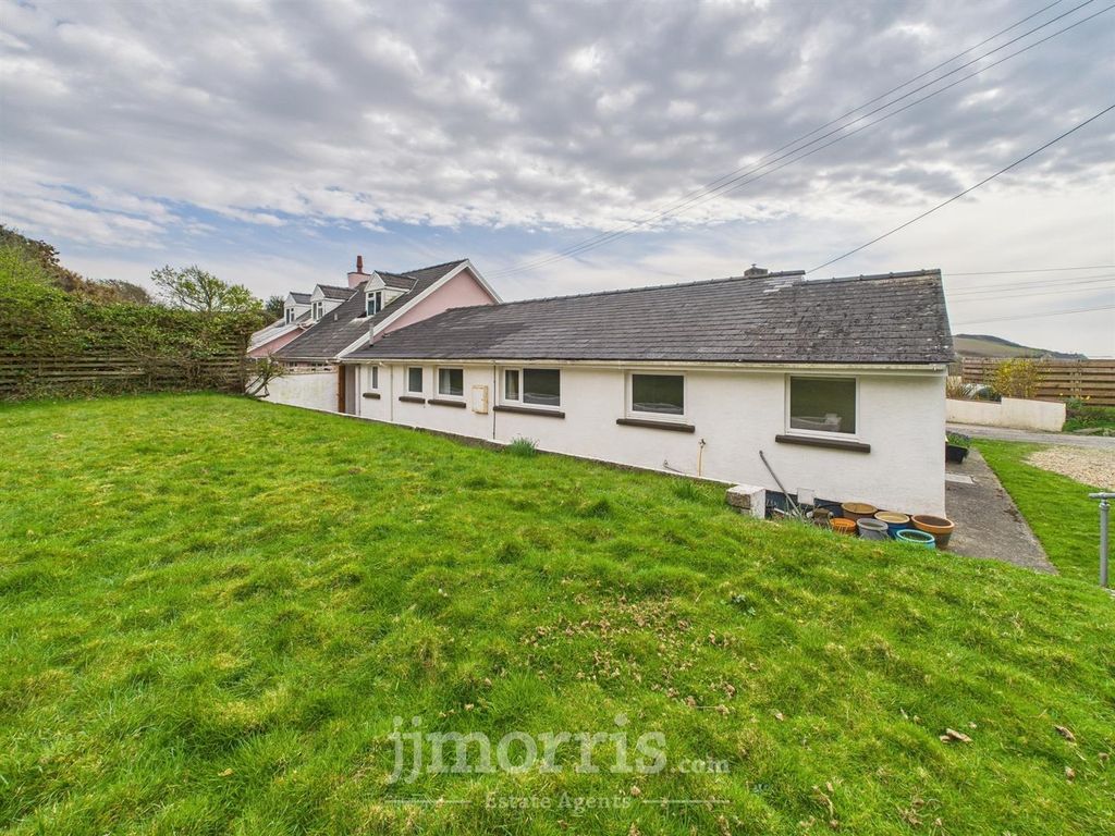 Property photo 3 of 24 Cam02121G0-Pr0137-Still024.Jpg
