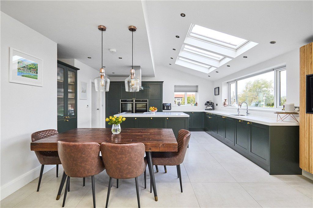 Property photo 2 of 21 Dining Kitchen