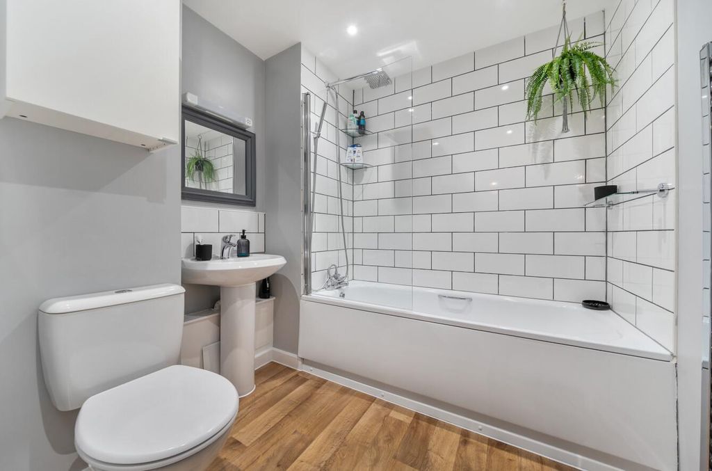 Property photo 1 of 11 1389282-1-693c178d46535.Jpg