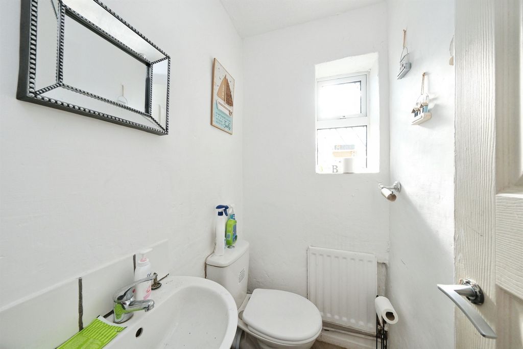 Property photo 3 of 16