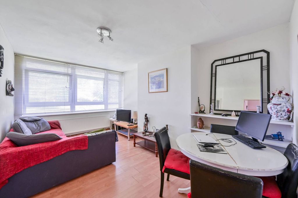 Property photo 1 of 5