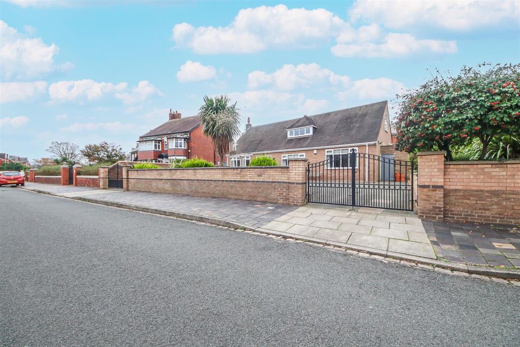 Property photo 1 of 66 4376941