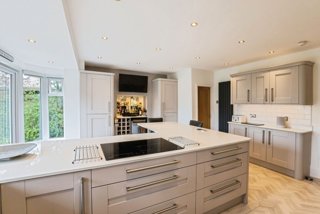 Property photo 1 of 31 Kitchen Diner