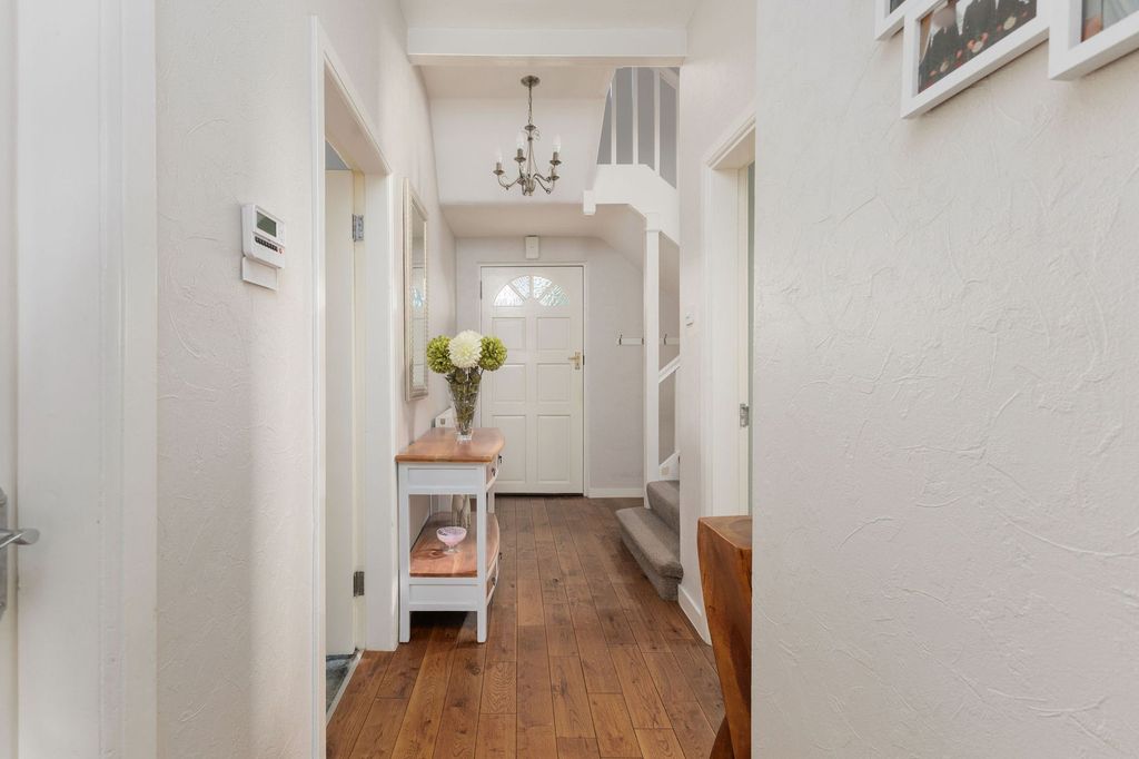 Property photo 2 of 33