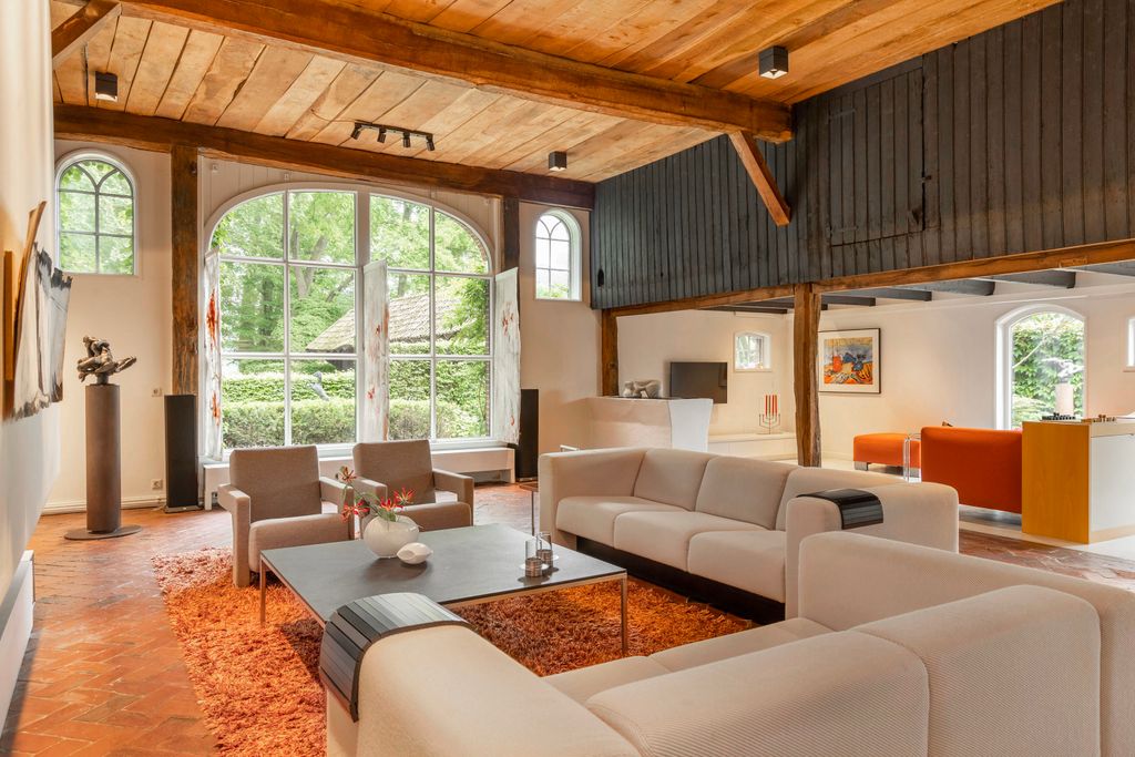 Property photo 3 of 36