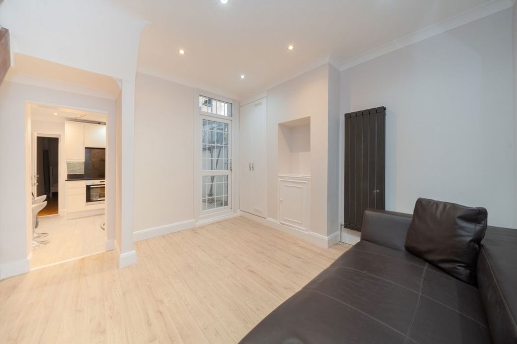 Property photo 3 of 5