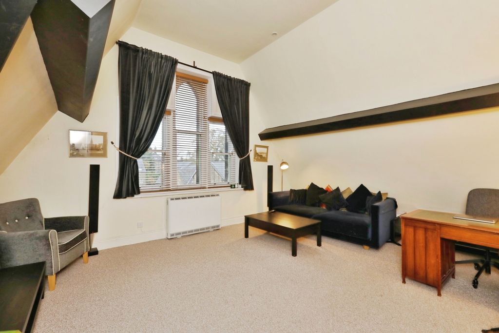 Property photo 2 of 17 Photo