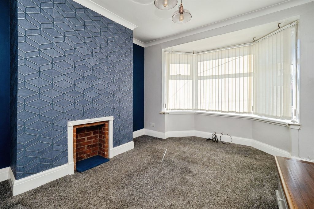 Property photo 2 of 14